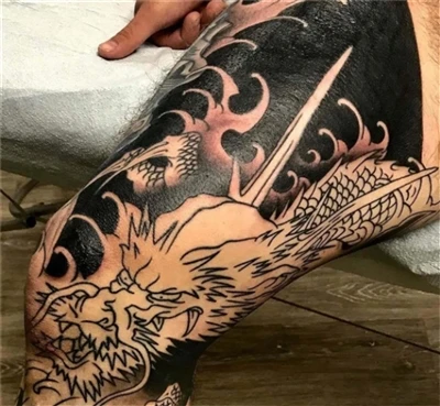 Oibreacha iontacha déanta fpr tattoo